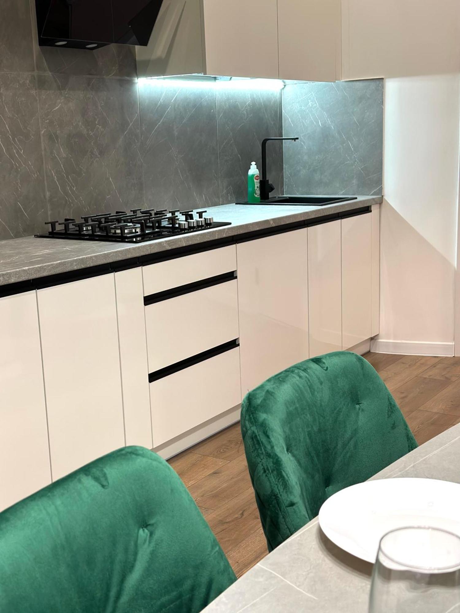 Romantic Apartments - In The Center Of Lviv , King-Size Bed Zewnętrze zdjęcie