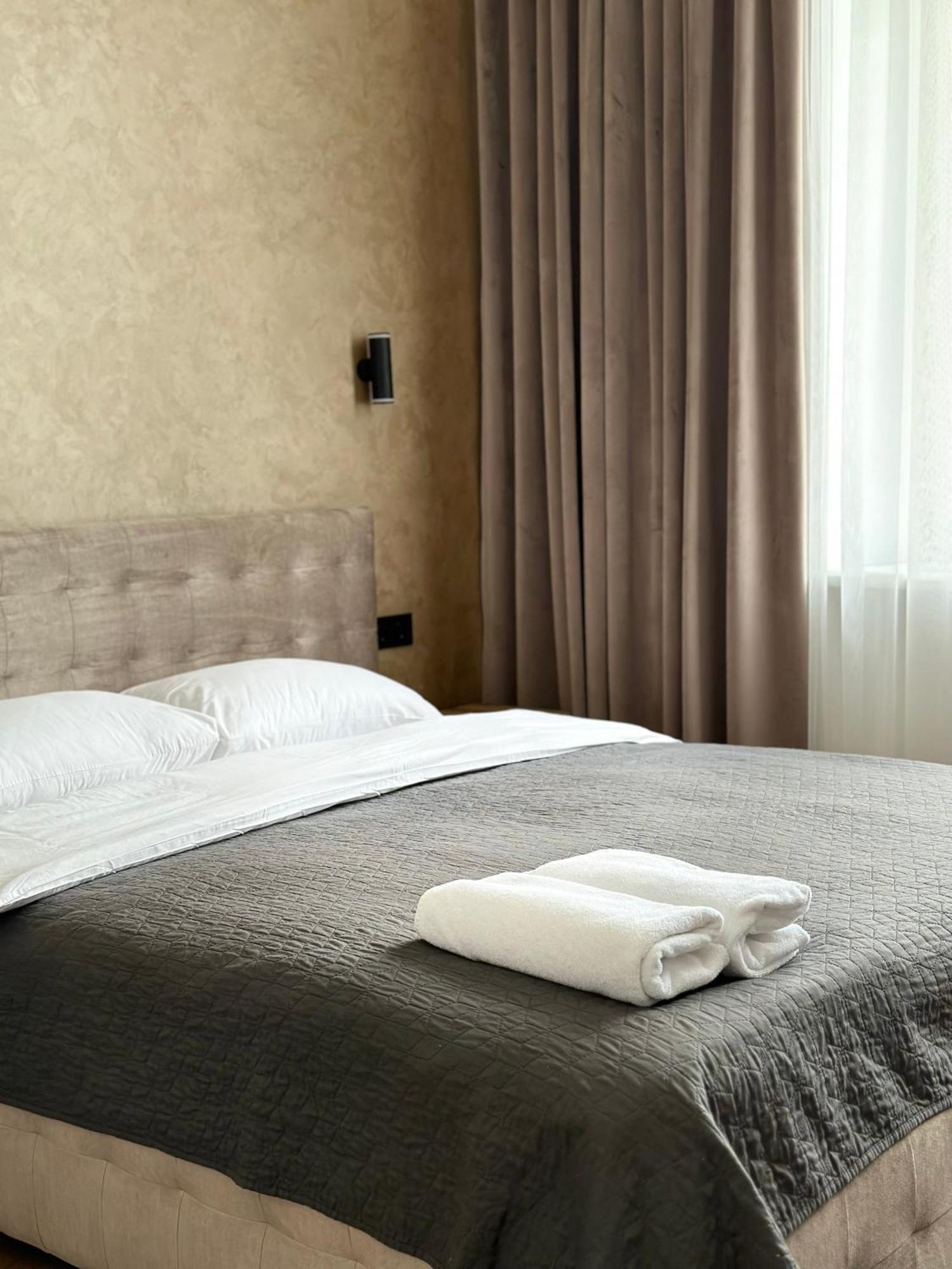 Romantic Apartments - In The Center Of Lviv , King-Size Bed Zewnętrze zdjęcie