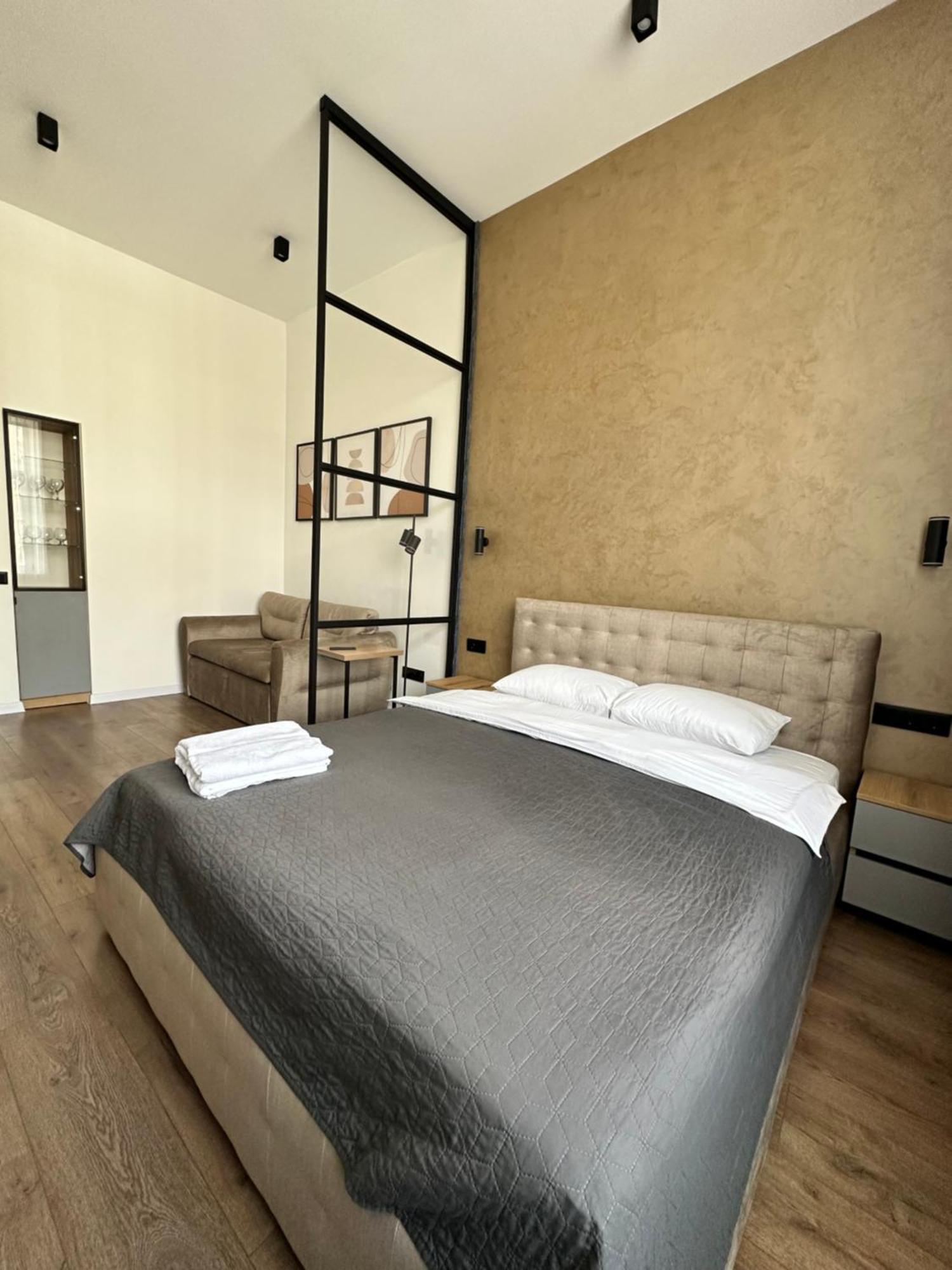 Romantic Apartments - In The Center Of Lviv , King-Size Bed Zewnętrze zdjęcie