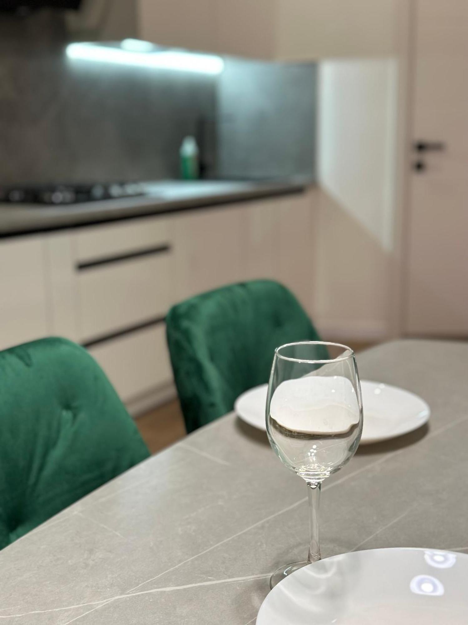 Romantic Apartments - In The Center Of Lviv , King-Size Bed Zewnętrze zdjęcie