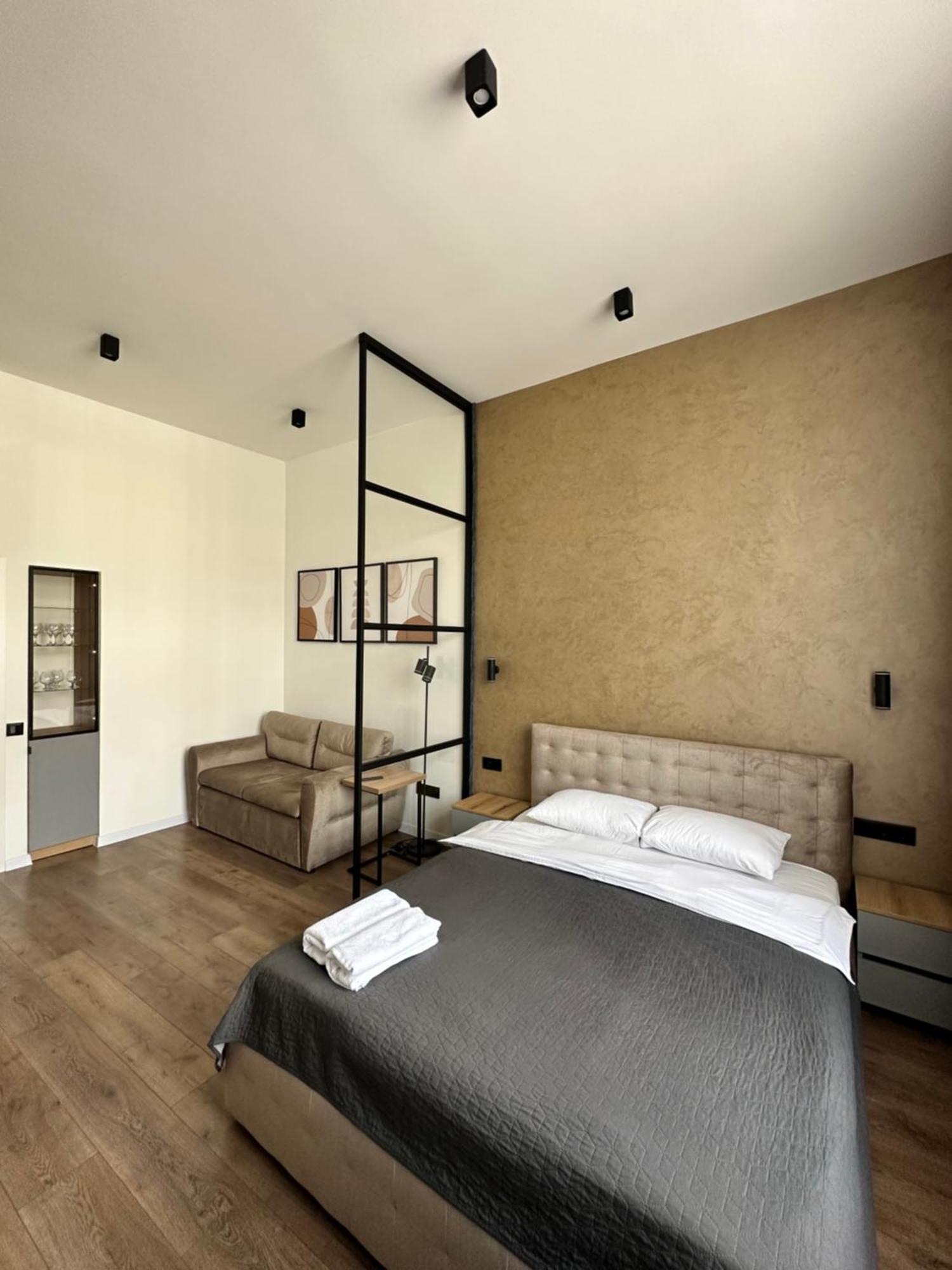 Romantic Apartments - In The Center Of Lviv , King-Size Bed Zewnętrze zdjęcie